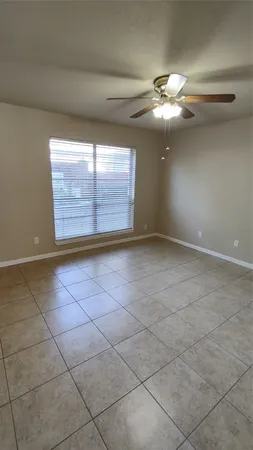 $1,500 | 4513 Avenue P 1/2, Unit 3, Galveston, TX 77551