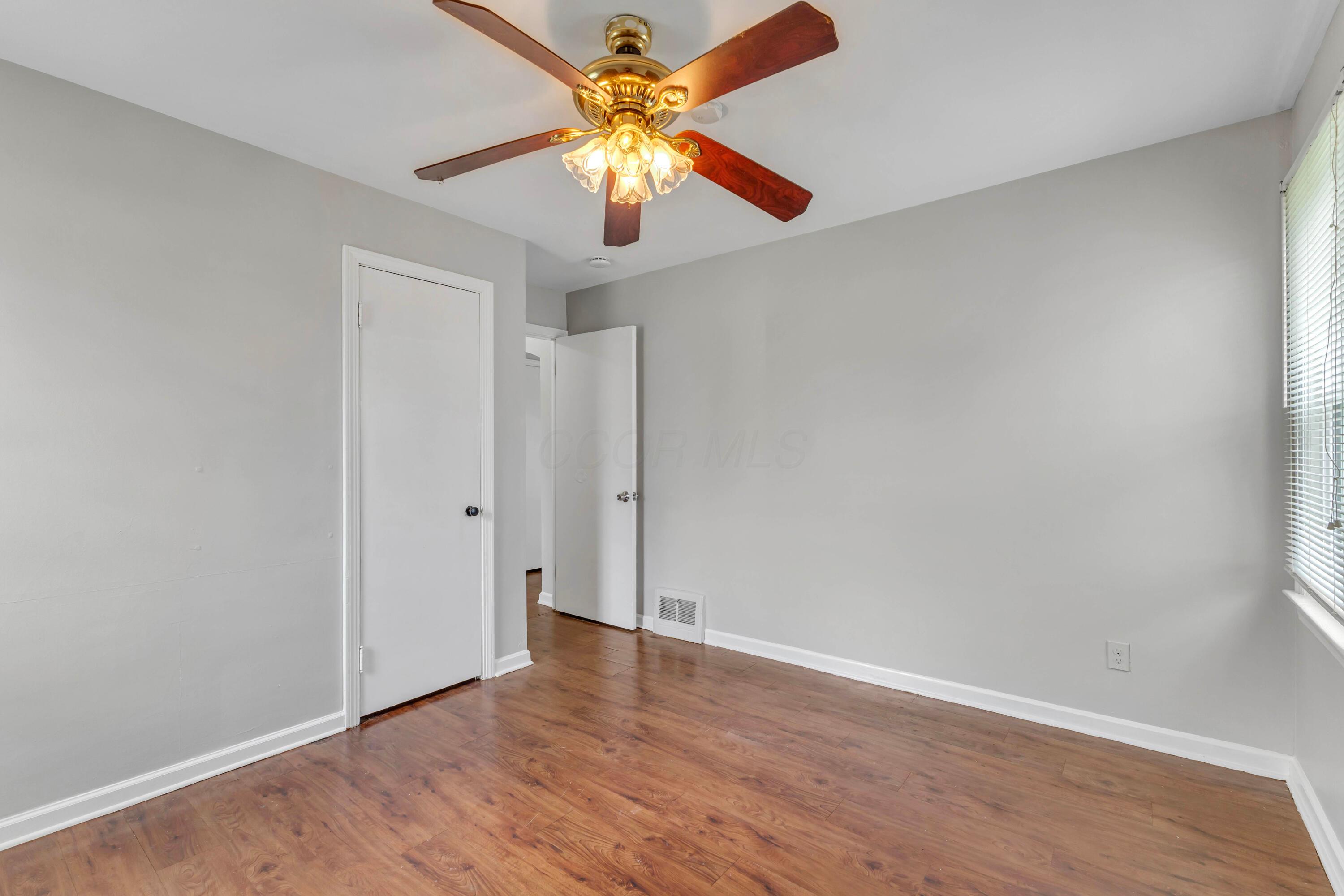 14608 Rockside Road Maple Heights, OH 44137 - Photo 12 of 45 rocksidemls_12