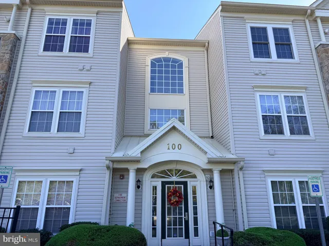 $315,000 | 100 Claret Court, Unit 102, Warrington, PA 18976
