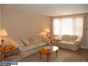 531 Buse Street Ridley Park, PA 19078 - Photo 2 of 12 Living Room
