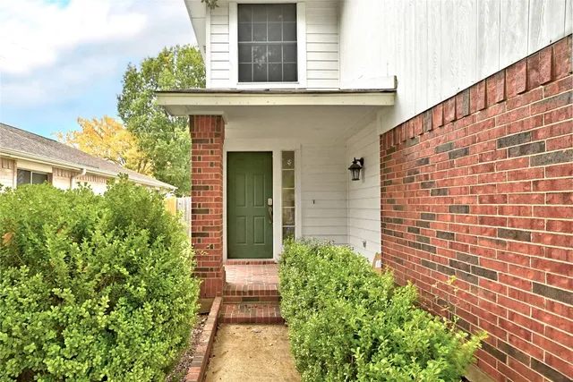 $2,200 | 1517 Canon Yeomans Trail, Austin, TX 78748