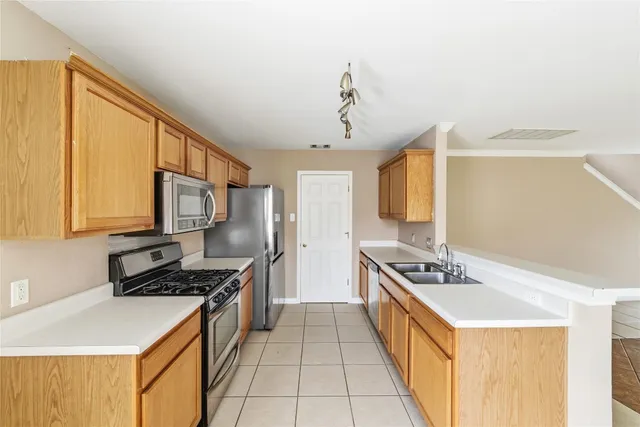 $2,200 | 1517 Canon Yeomans Trail, Austin, TX 78748