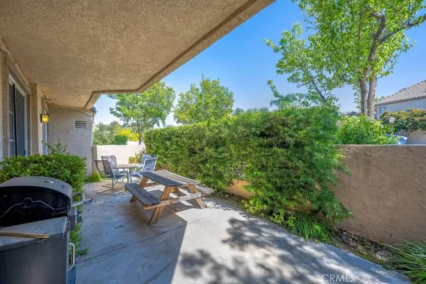 $525,000 | 23629 Del Monte Dr., Unit 283, Valencia, CA 91355