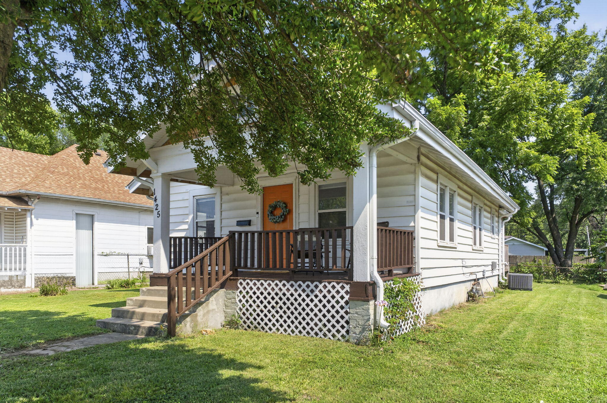 1425 West Poplar Street Springfield, MO 65802 - Photo 3 of 25 Front View Angled