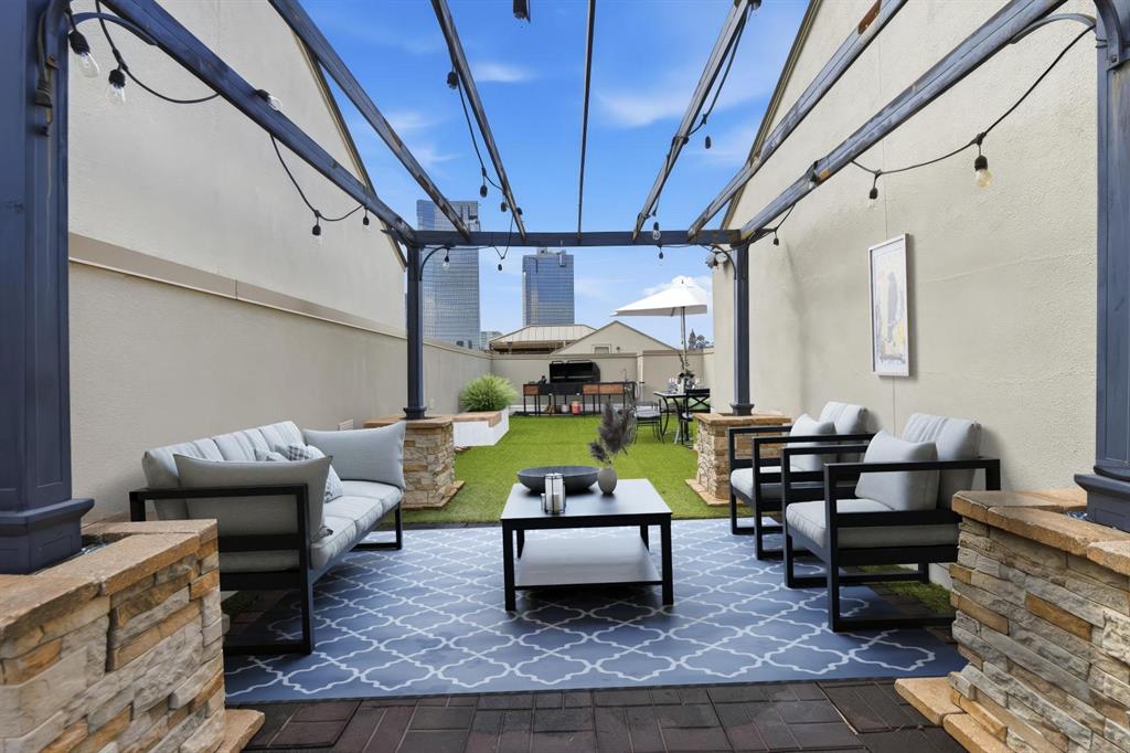 722 East 1st Street Fort Worth, TX 76102 - Photo 24 of 30 Another view, virtually staged.