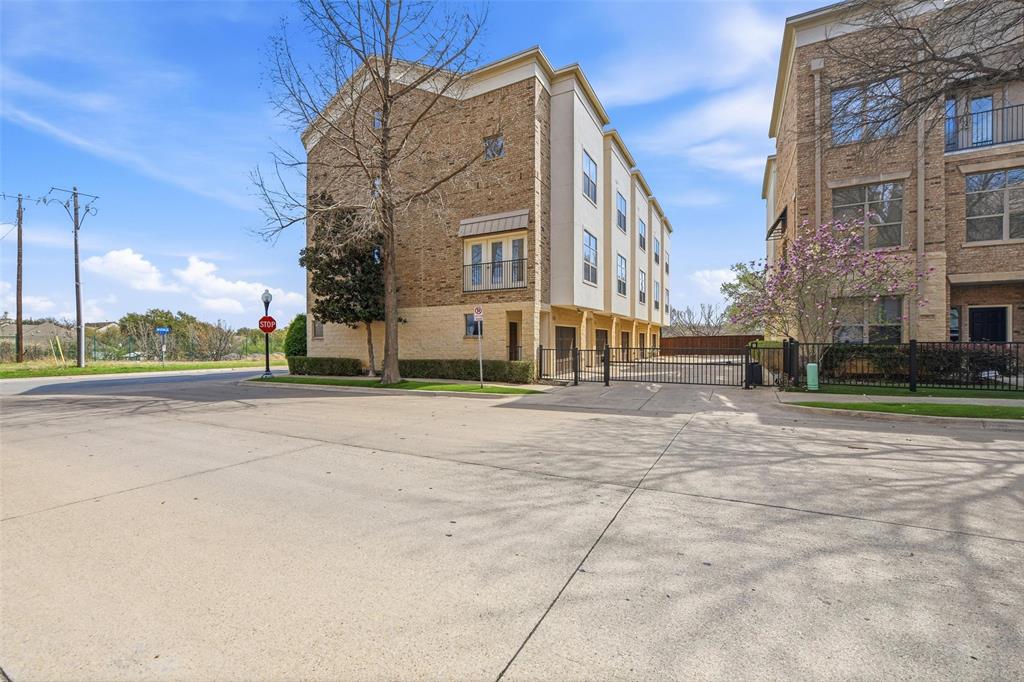 722 East 1st Street Fort Worth, TX 76102 - Photo 4 of 30 Walkabilty is off the charts. Minutes away from Trinity Trails, Panther Island, and MORE!