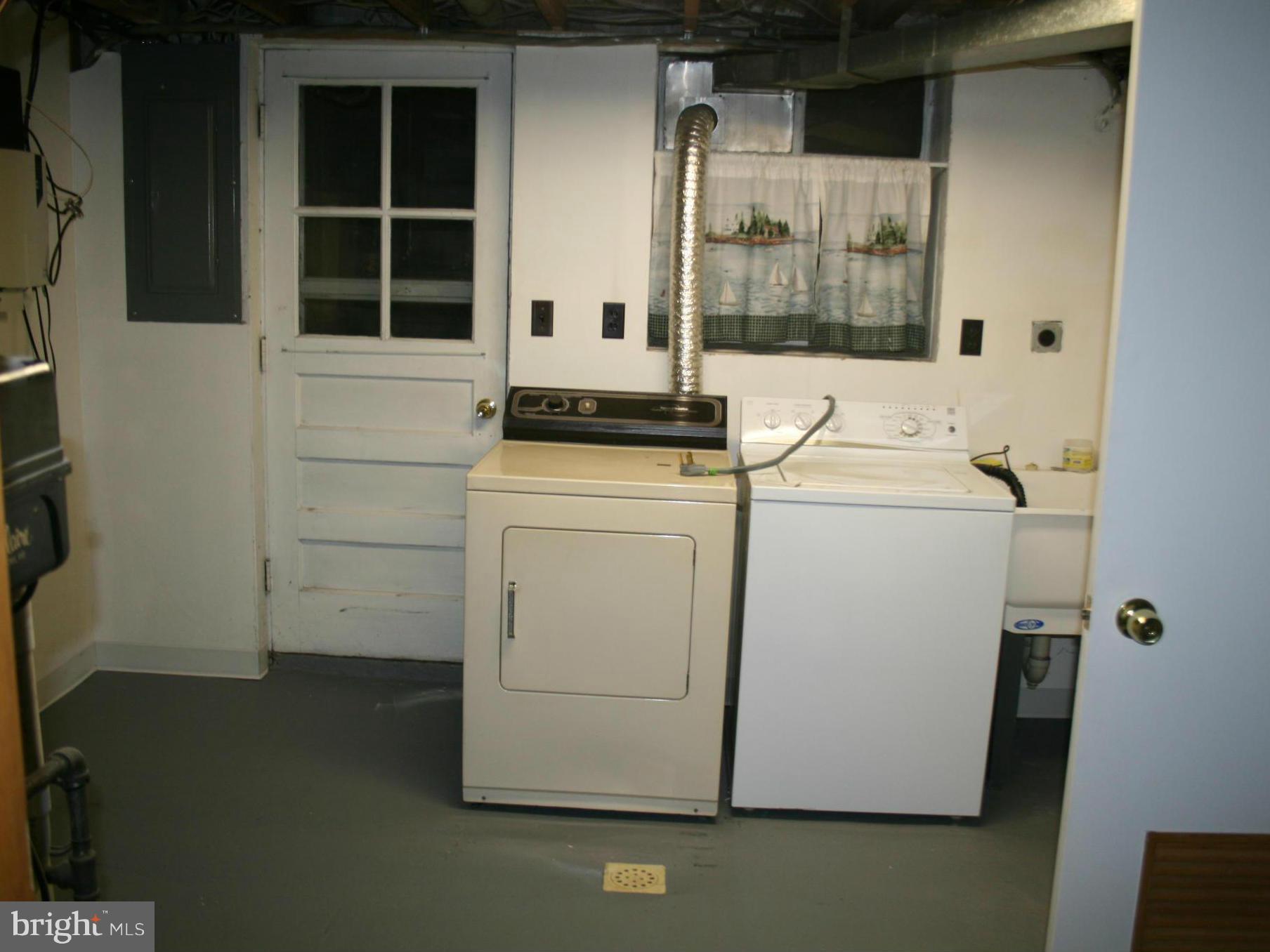 2700 Kirkleigh Road Baltimore, MD 21222 - Photo 18 of 24 Interior (General)