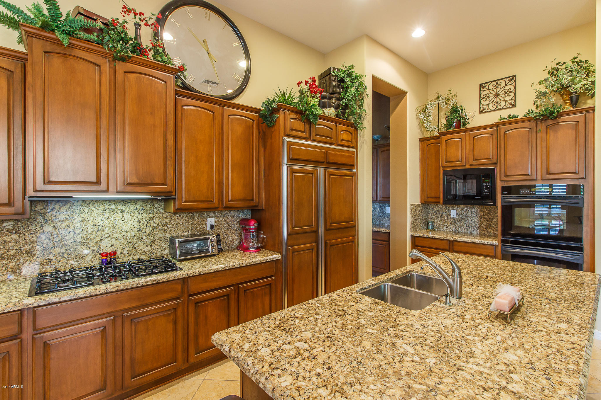 40719 North River Bend Road Phoenix, AZ 85086 - Photo 5 of 58 12) KITCHEN