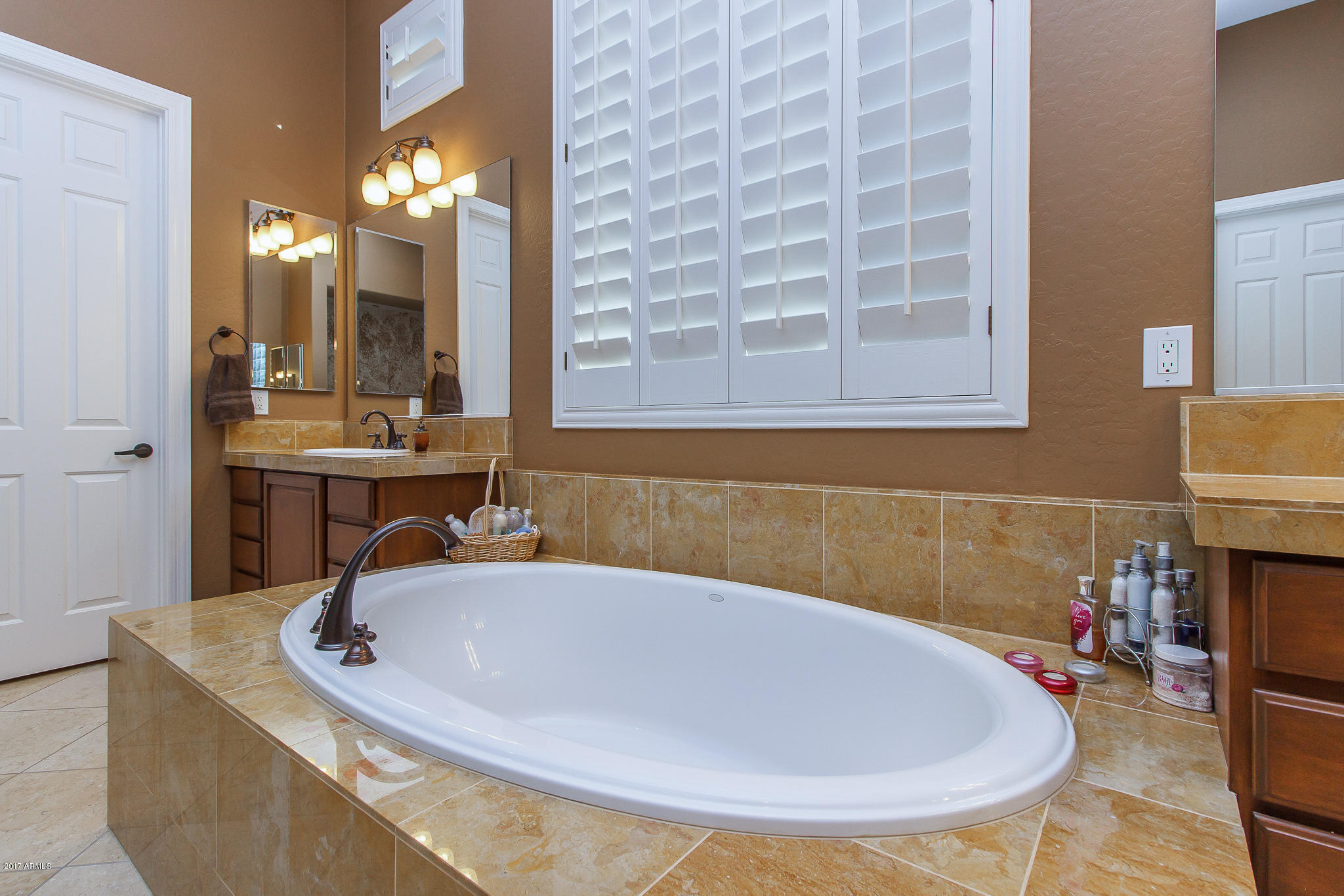 40719 North River Bend Road Phoenix, AZ 85086 - Photo 58 of 58 7) MASTER BATH
