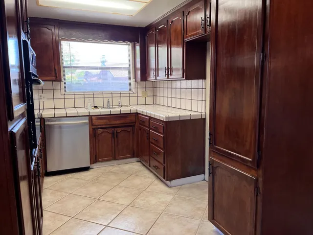 $2,300 | 1238 Chelsea Place, Manteca, CA 95336