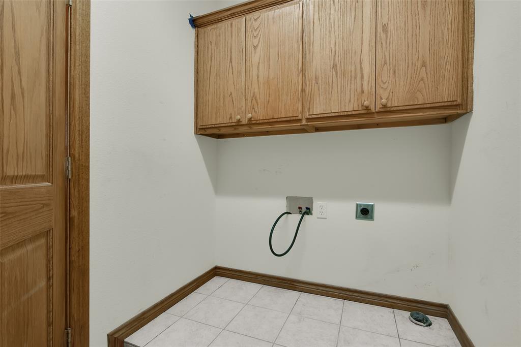 2255 Davy Lane Denison, TX 75020 - Photo 25 of 37 a bathroom with a sink