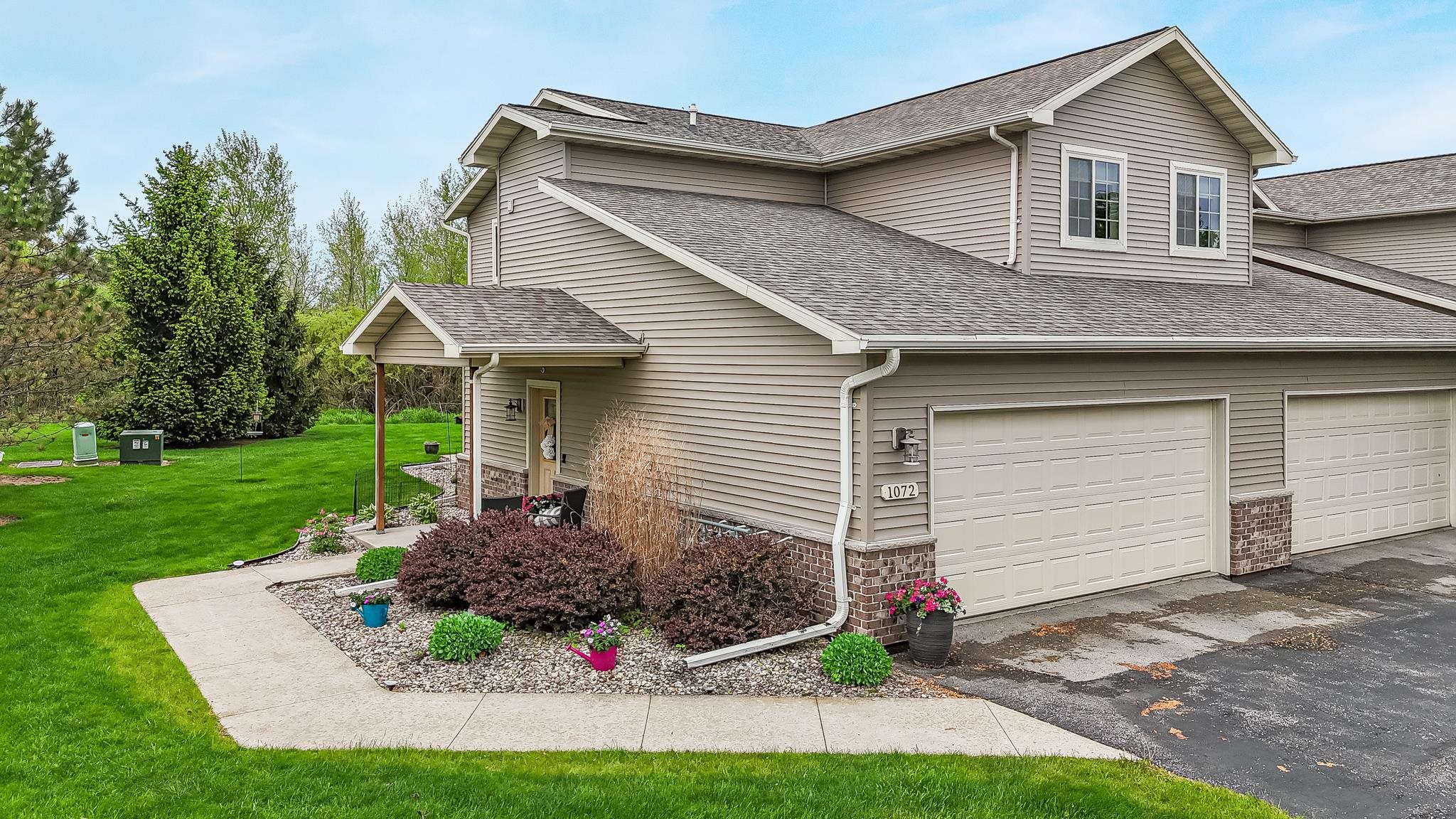 1072 Willis Way Appleton, WI 54913 - Photo 1 of 29