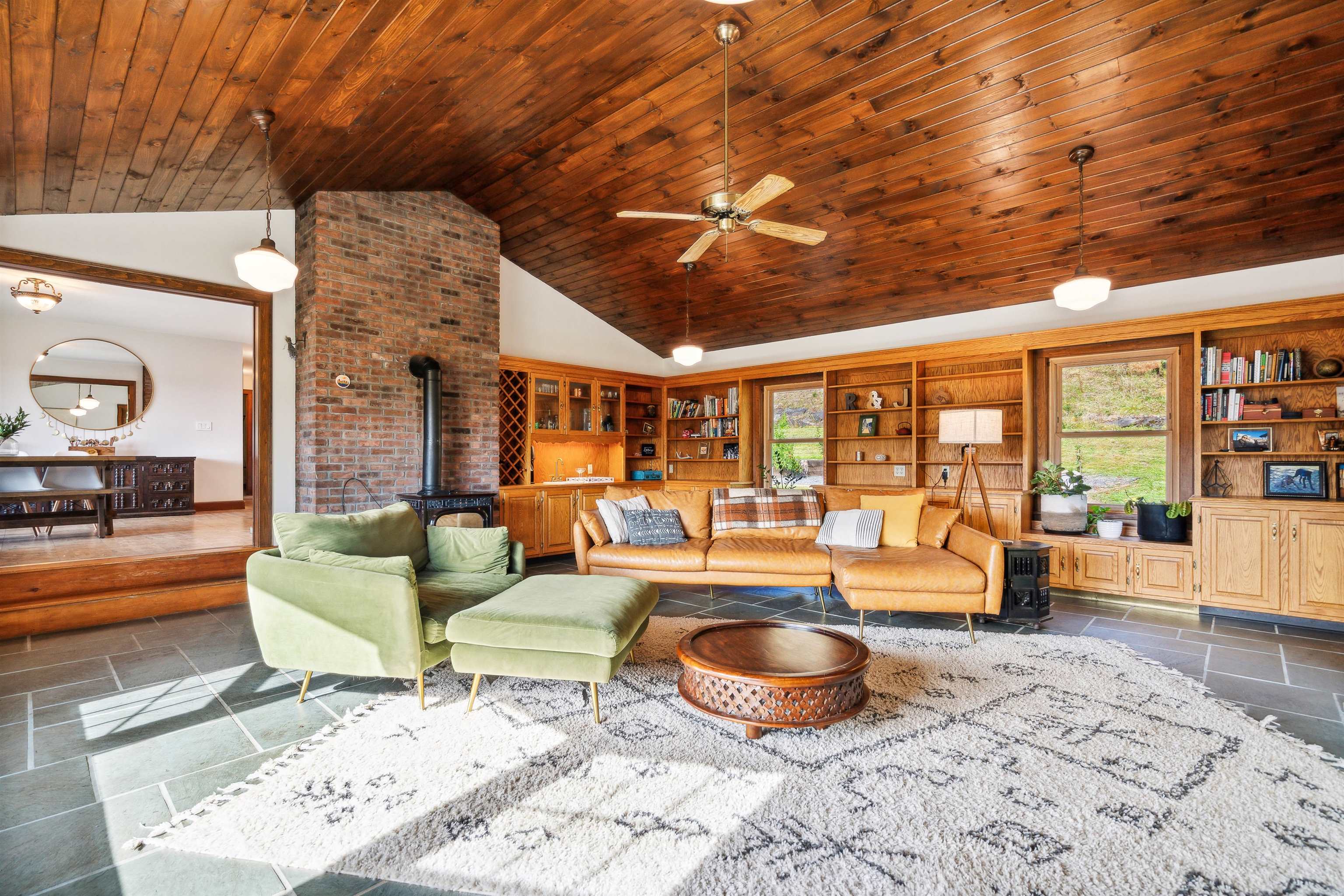 66 Hanson Road Tunbridge, VT 05038 - Photo 2 of 45