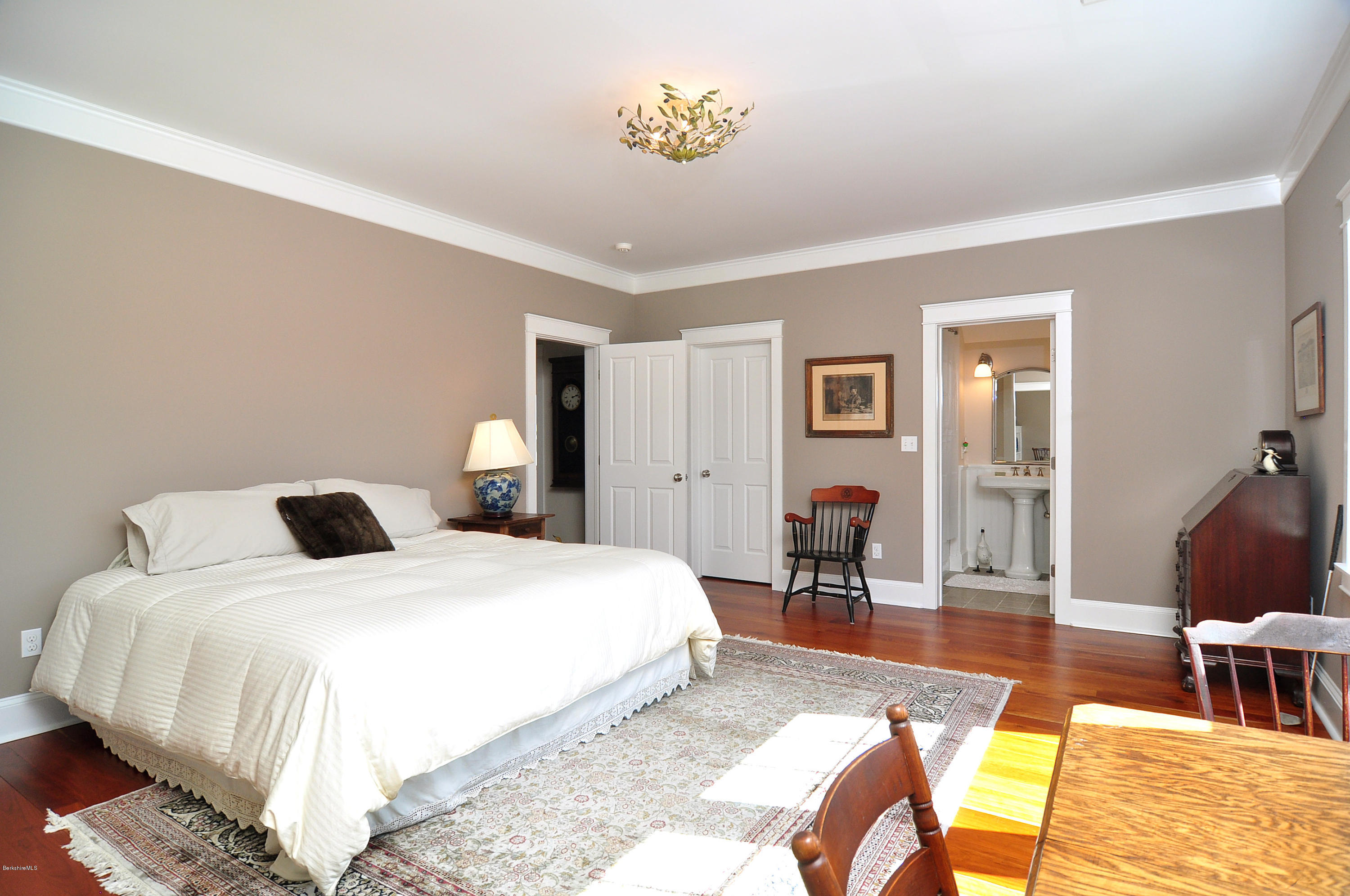 28 Oxbow Road Egremont, MA 01230 - Photo 23 of 46 17guestrm2.JPG