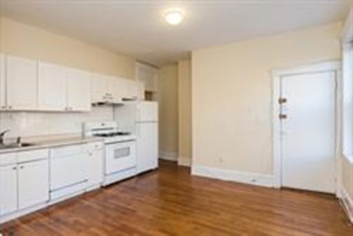 141 Chiswick Road, Unit 3 Boston, MA 02135 - Photo 2 of 9