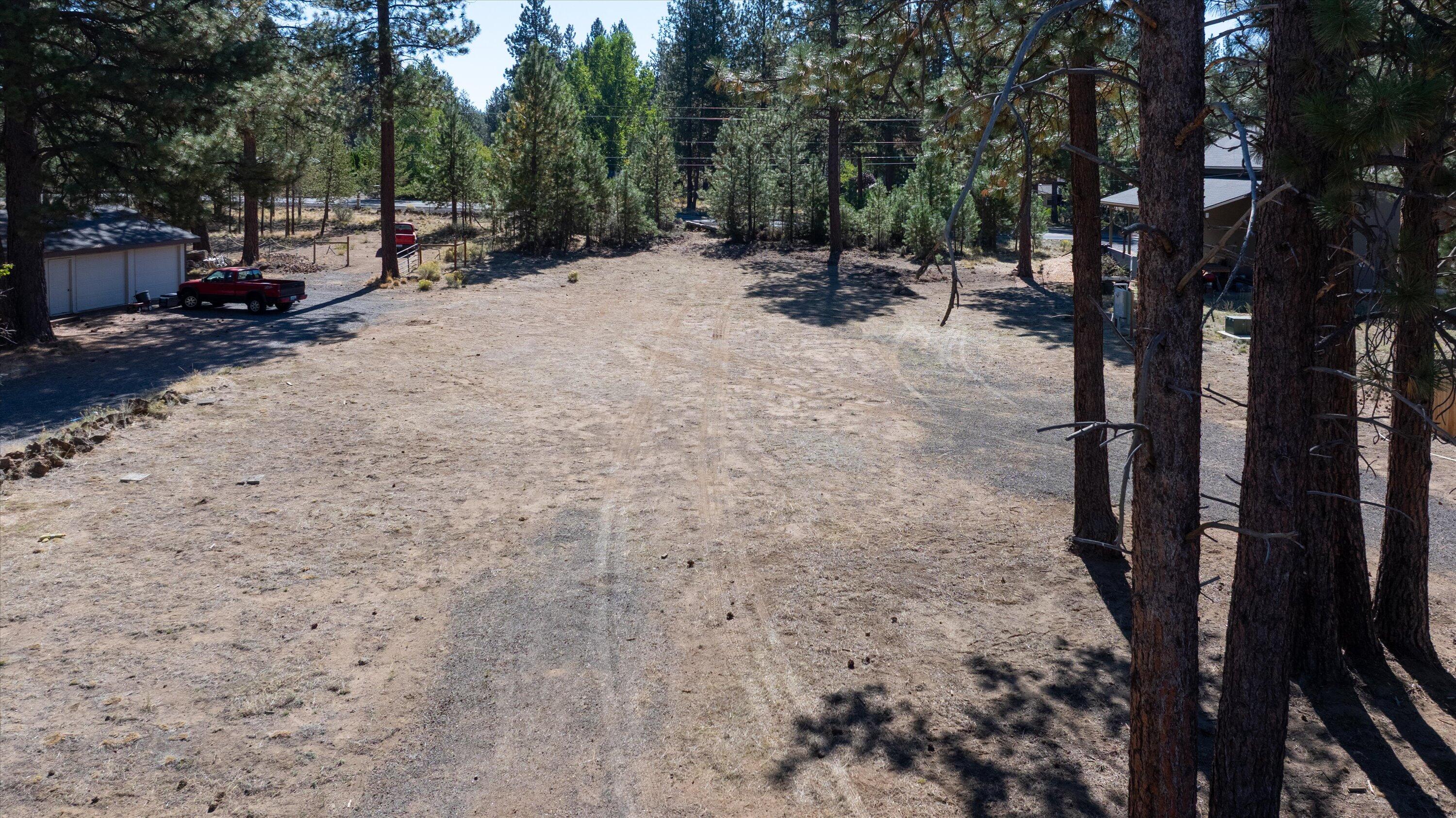 60272 Cinder Butte Road Bend, OR 97702 - Photo 10 of 26 07-20250916 JILL ROSELL-2