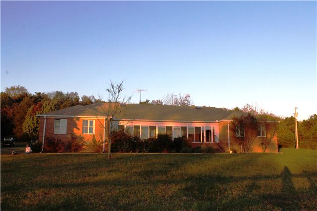460 Millhouse Road Bell Buckle, TN 37020 - Photo 5 of 12 Front of home