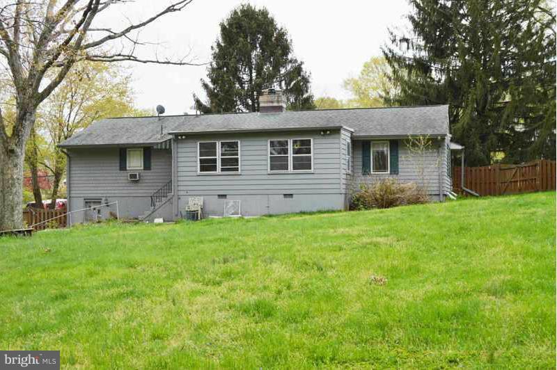 8000 Brooklyn Bridge Road Laurel, MD 20707 - Photo 9 of 30 Exterior (Rear)