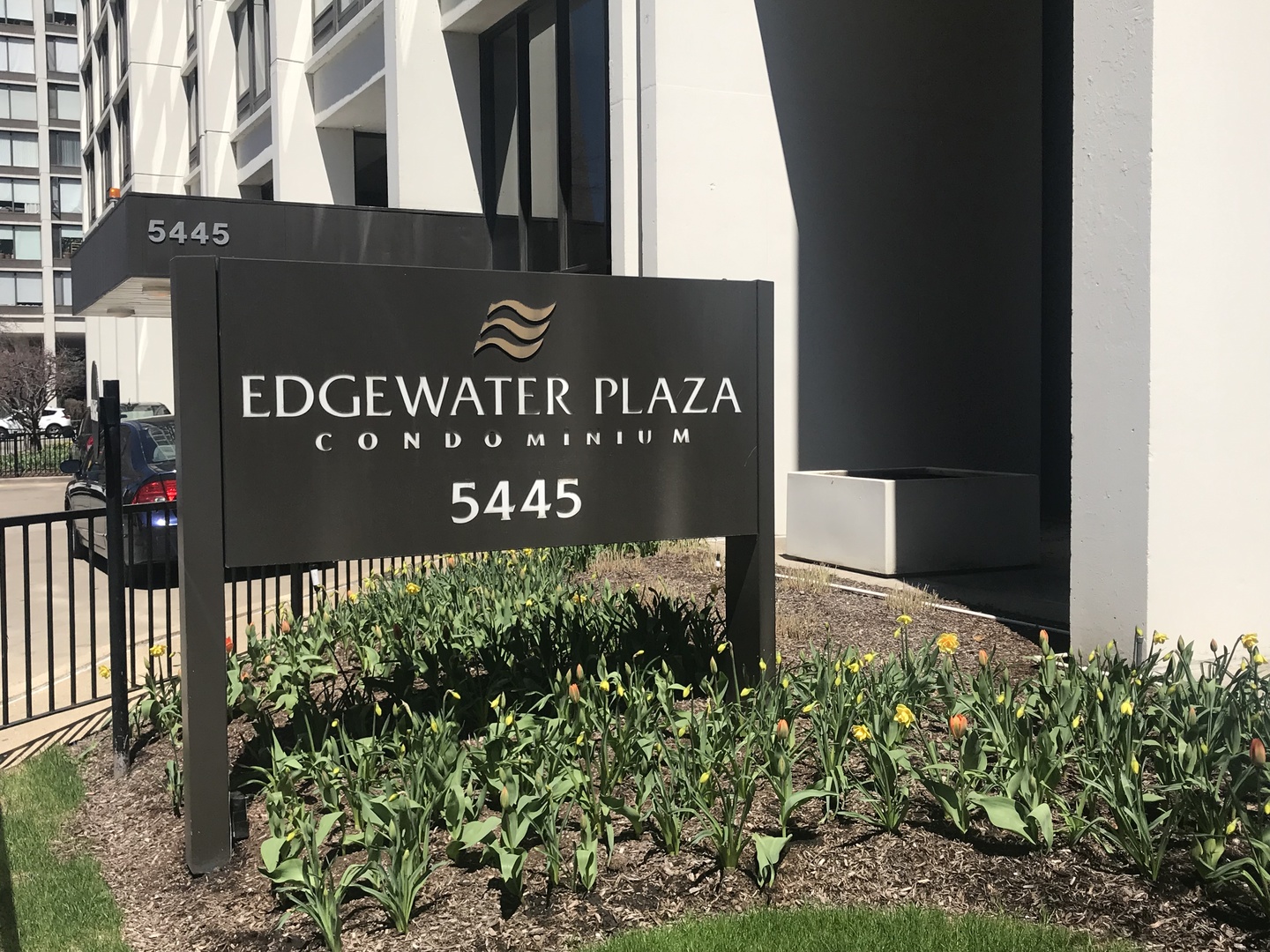 5445 North Sheridan Road, Unit 2504 Chicago, IL 60640 - Photo 2 of 37
