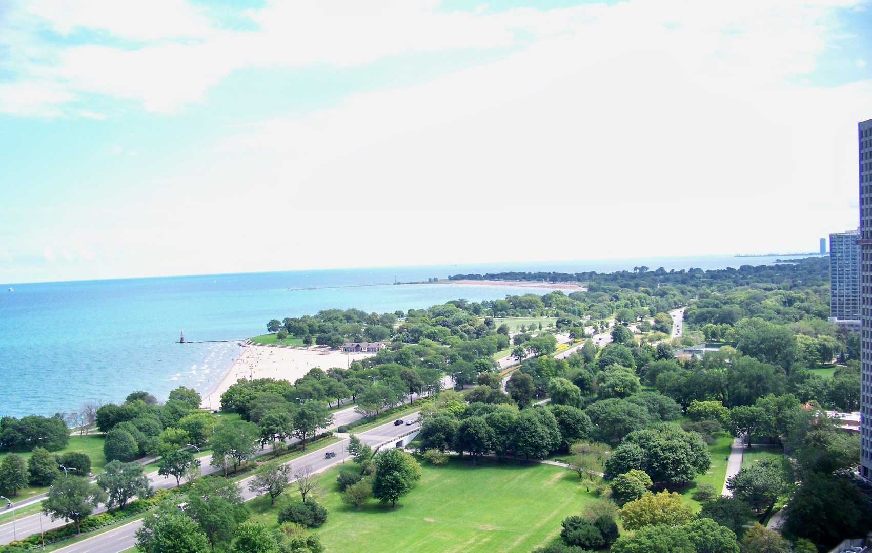 5445 North Sheridan Road, Unit 2504 Chicago, IL 60640 - Photo 33 of 37 an aerial view of multiple house