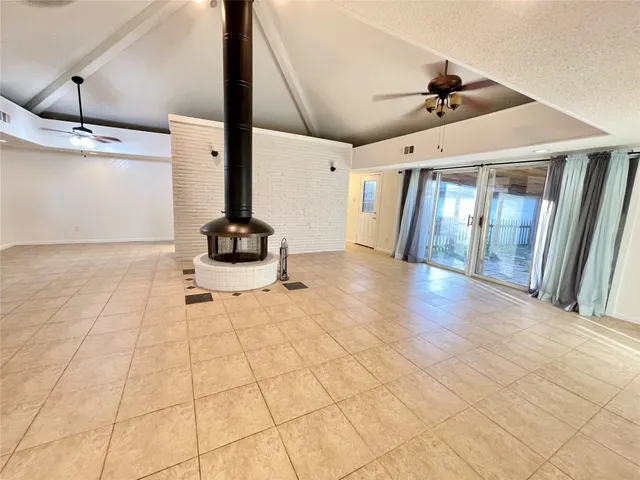 $2,300 | 307 Whitecap Drive, Seabrook, TX 77586