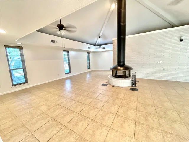 $2,300 | 307 Whitecap Drive, Seabrook, TX 77586