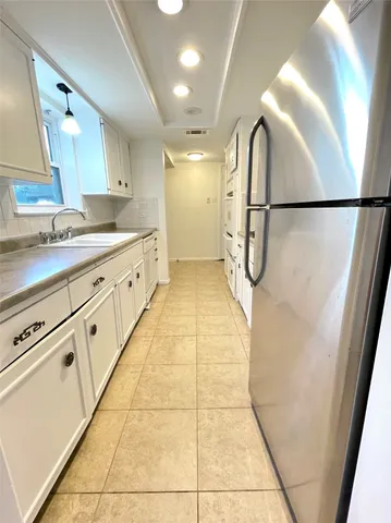 $2,300 | 307 Whitecap Drive, Seabrook, TX 77586