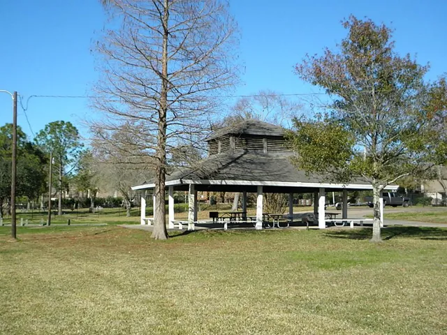 $2,300 | 307 Whitecap Drive, Seabrook, TX 77586