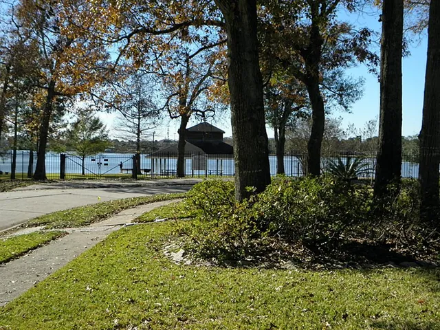 $2,300 | 307 Whitecap Drive, Seabrook, TX 77586