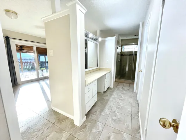 $2,300 | 307 Whitecap Drive, Seabrook, TX 77586