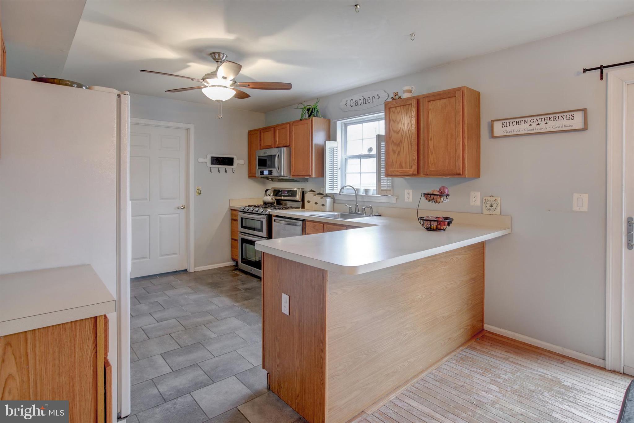 208 Sextant Road Manahawkin, NJ 08050 - Photo 8 of 27