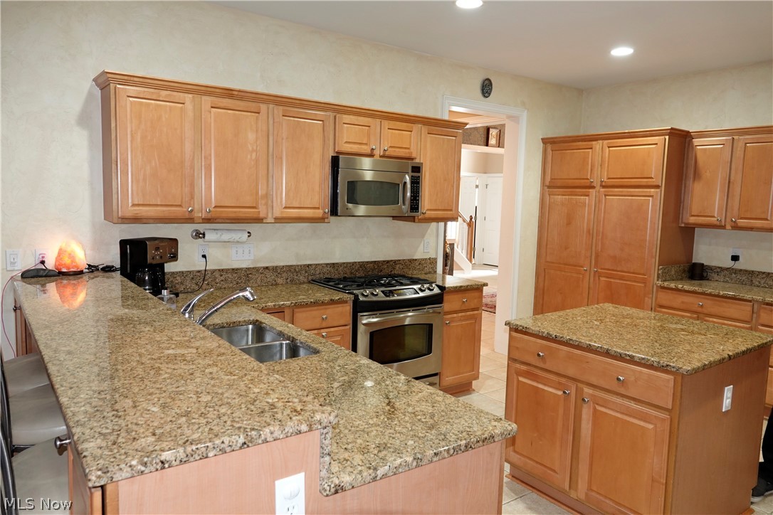 318 Burwick Road Cleveland, OH 44143 - Photo 6 of 25 Gallery Image 6