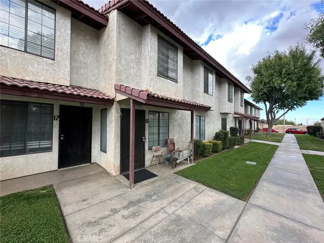 $299,900 | 38550 22nd Street East, Palmdale, CA 93550