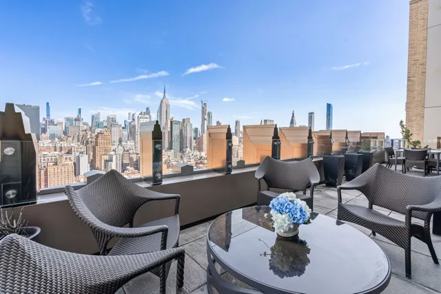 $42,500,000 | 212 West 18th Street, Unit PH2 | Chelsea