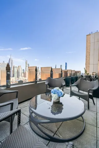 $42,500,000 | 212 West 18th Street, Unit PH2 | Chelsea