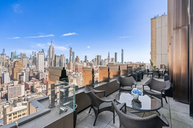 $42,500,000 | 212 West 18th Street, Unit PH2 | Chelsea
