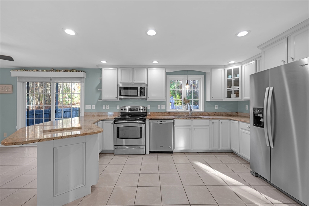 21 Wildbrook Drive Rutland, MA 01543 - Photo 4 of 29