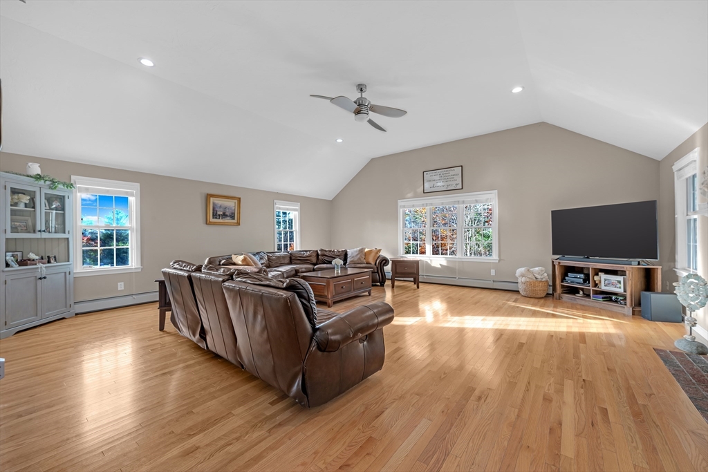 21 Wildbrook Drive Rutland, MA 01543 - Photo 7 of 29