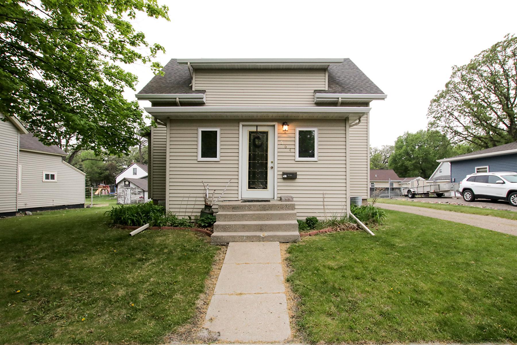 564 Grove Street Southwest Hutchinson, MN 55350 - Photo 1 of 1 Gallery Image 1