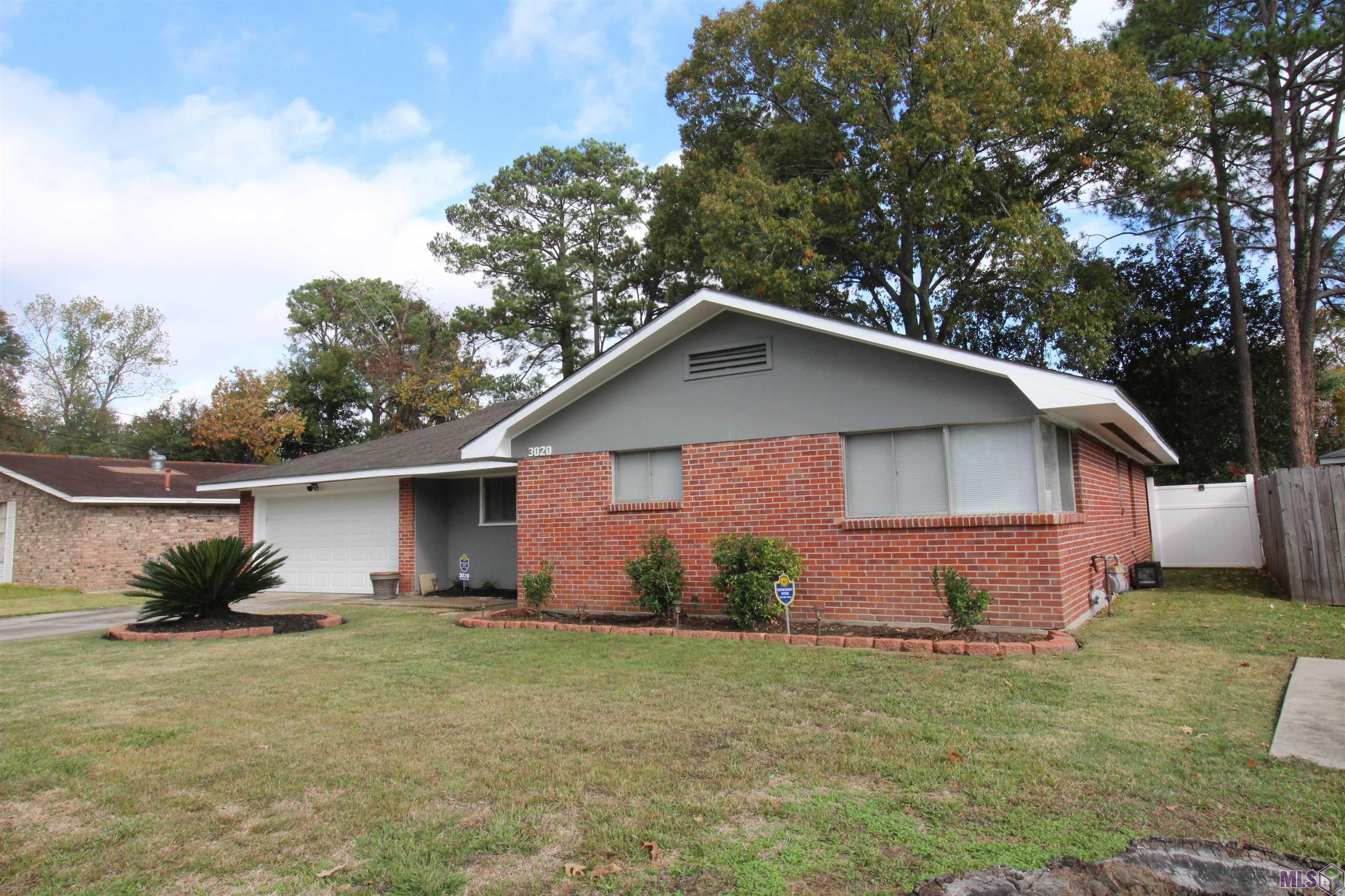 3020 Elgin Street Baton Rouge, LA 70805 - Photo 4 of 25 Right Side View