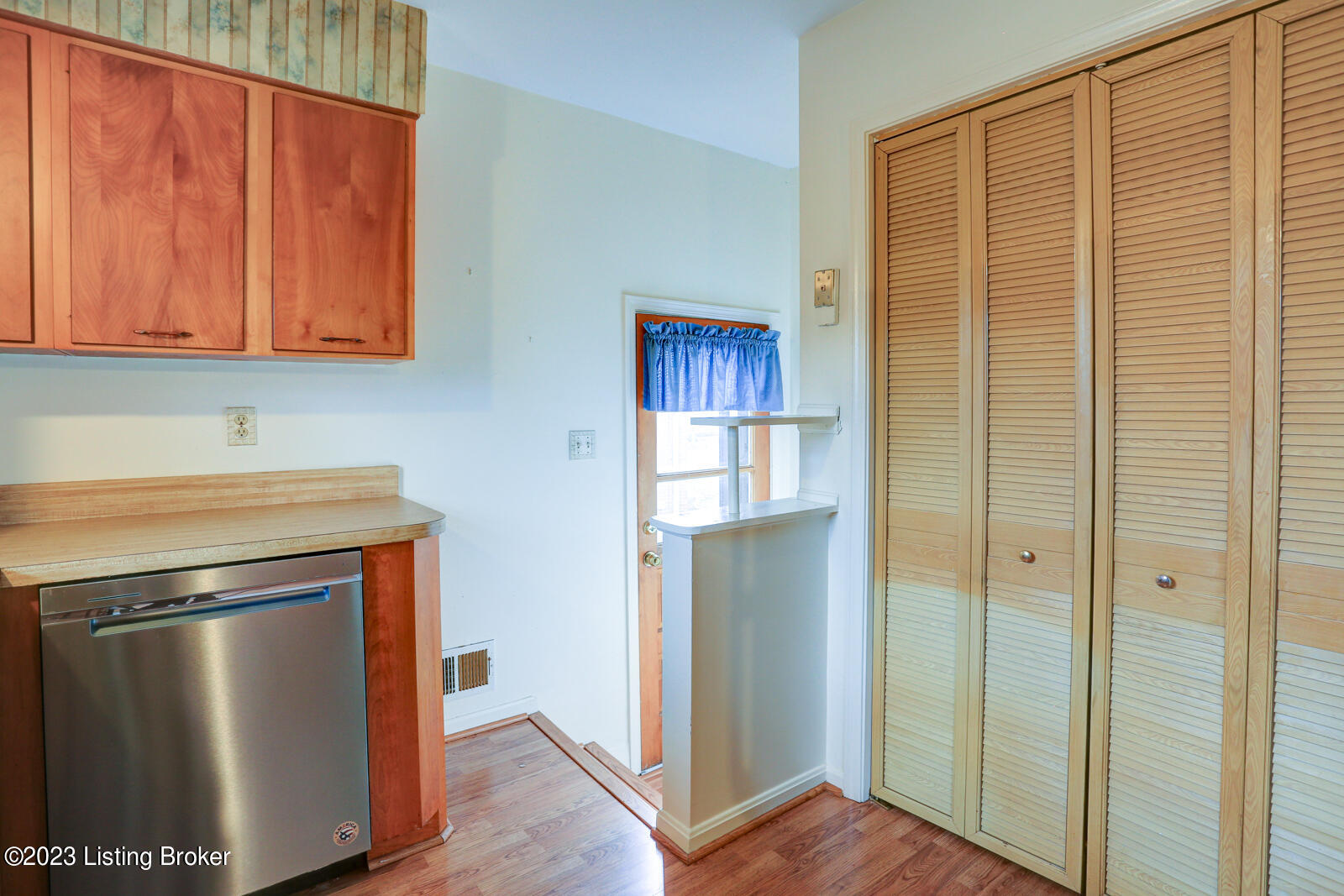 8221 Delido Road Louisville, KY 40219 - Photo 13 of 48 Delido00015