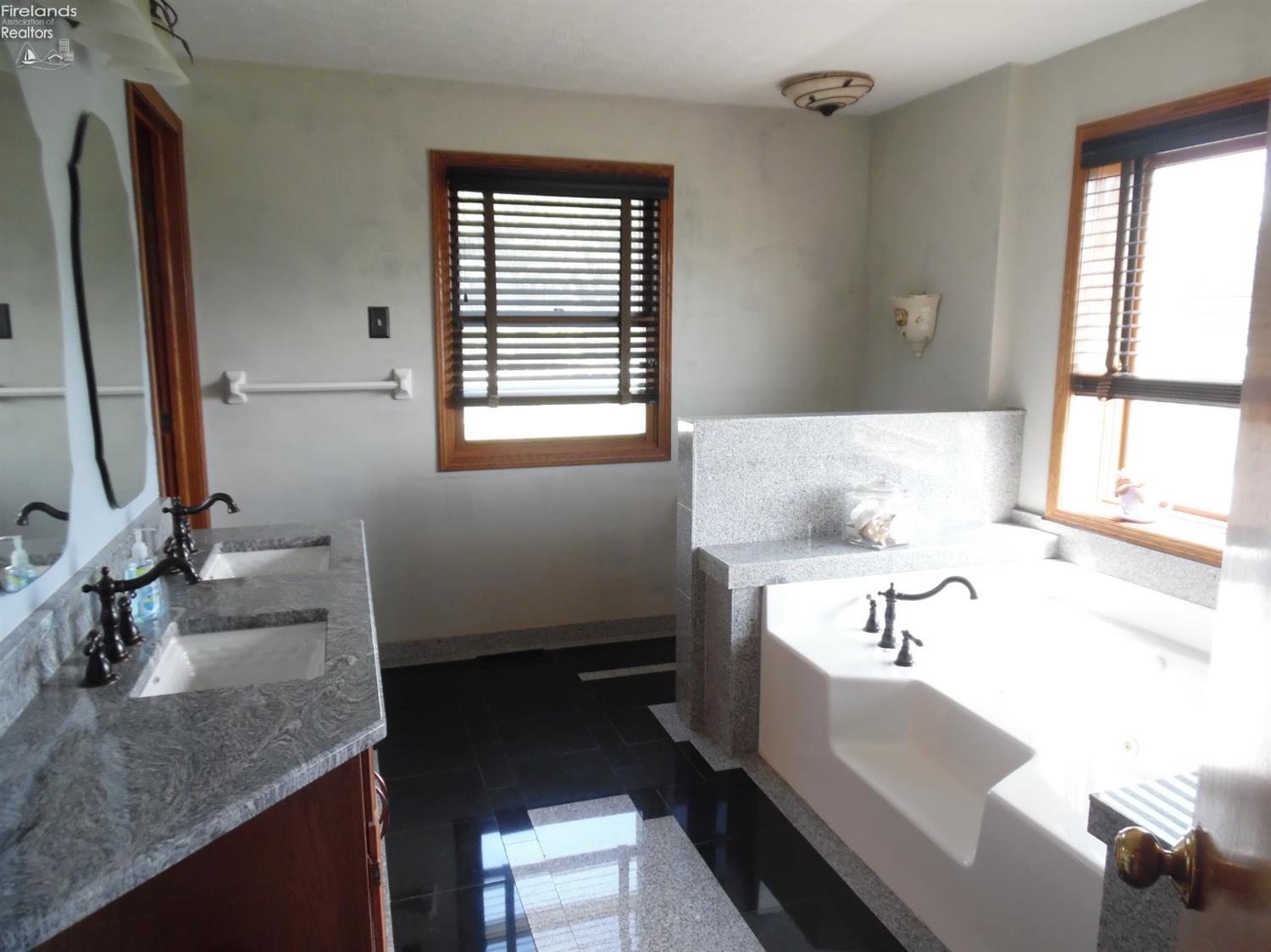 2948 Liberty Road Willard, OH 44890 - Photo 21 of 25 Gallery Image 21