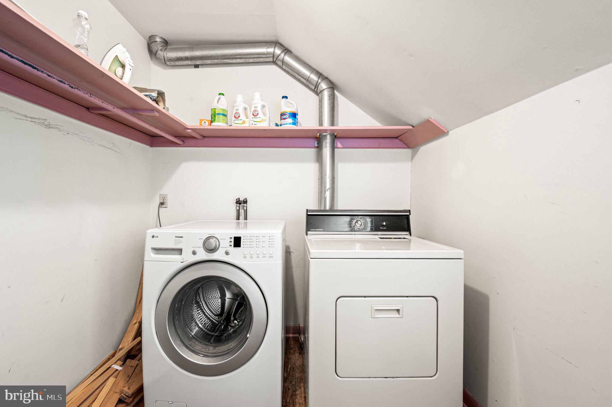 601 South Eagle Road Havertown, PA 19083 - Photo 27 of 32 a utility room with dryer and washer