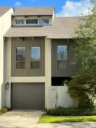 $384,900 | 104 Tchefuncte Oaks Drive, Unit 104, Mandeville, LA 70471