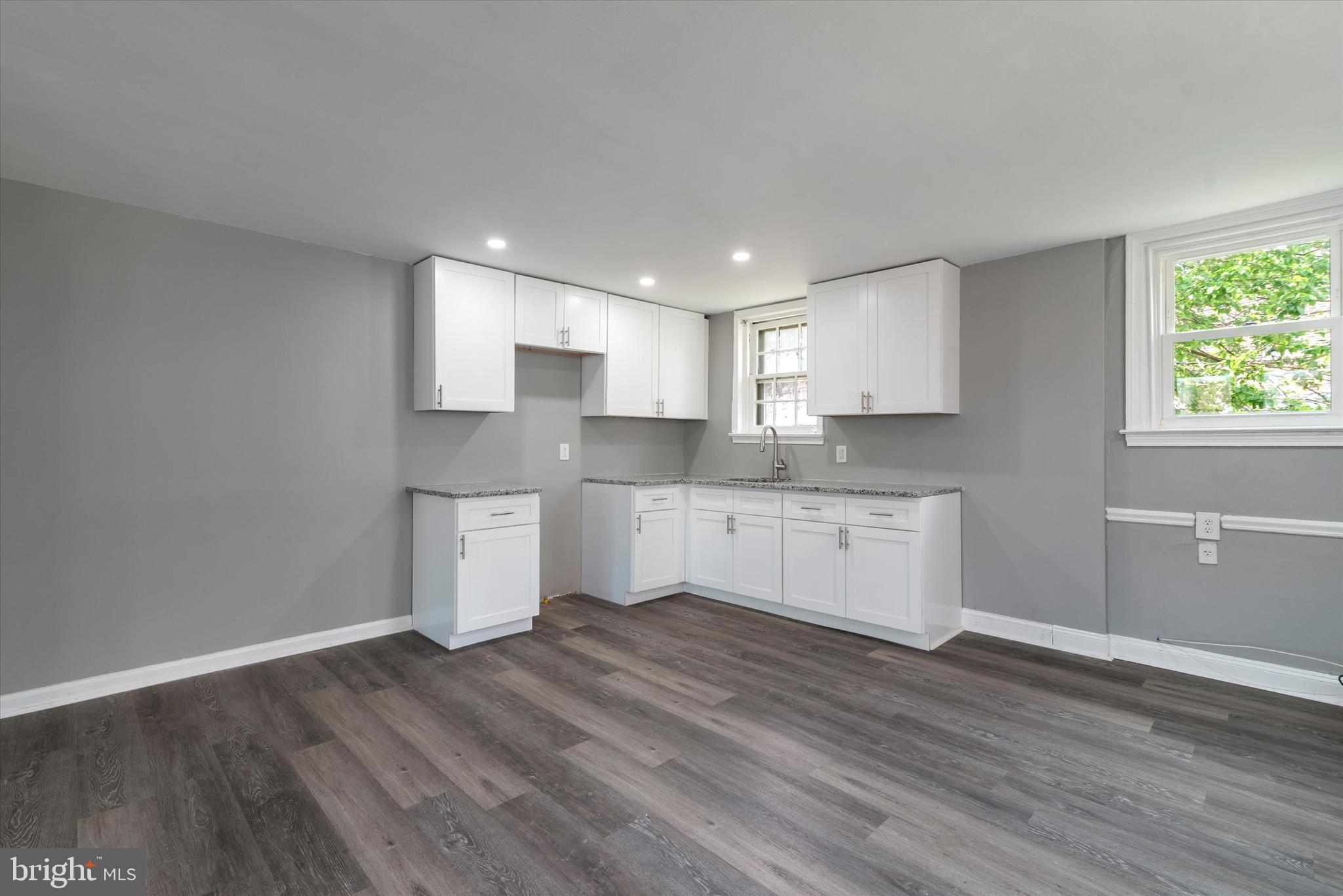 524 Wiltshire Road Upper Darby, PA 19082 - Photo 4 of 15