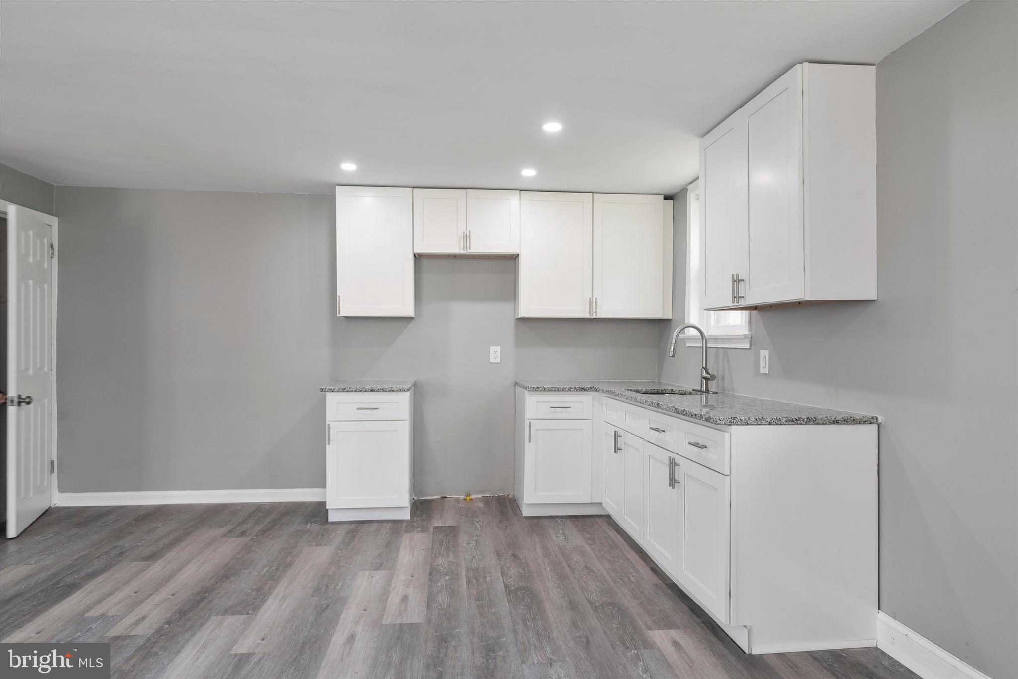 524 Wiltshire Road Upper Darby, PA 19082 - Photo 6 of 15