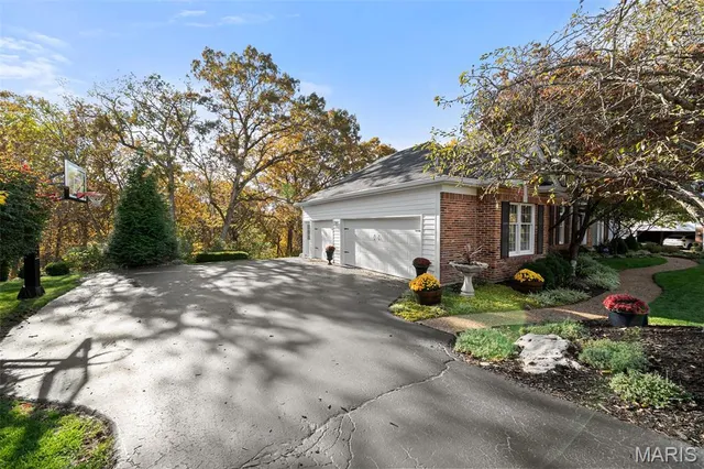 $800,000 | 17738 Drummer Lane, Wildwood, MO 63005