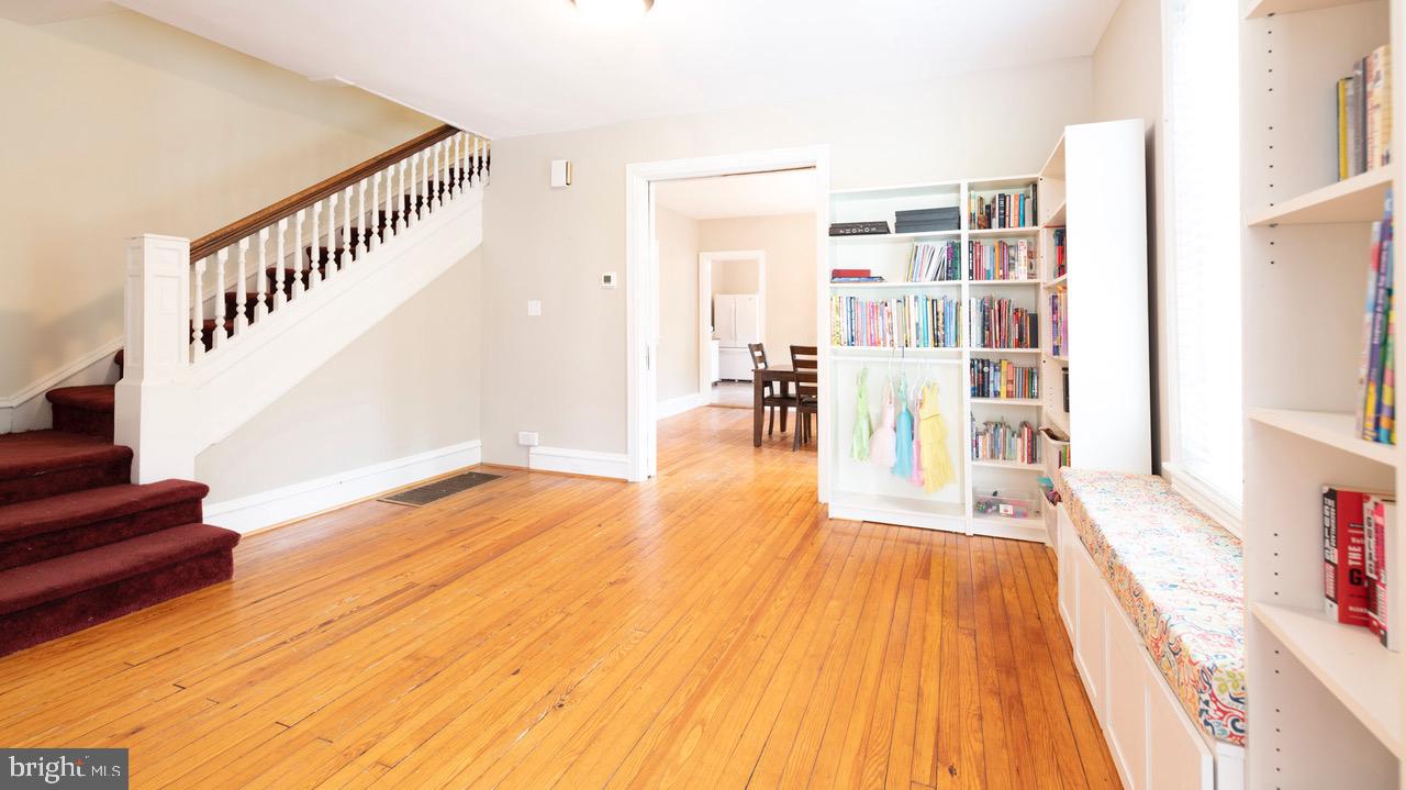 1114 County Line Road Bryn Mawr, PA 19010 - Photo 6 of 41 Living room - Hardwood floors throughout 1st fl