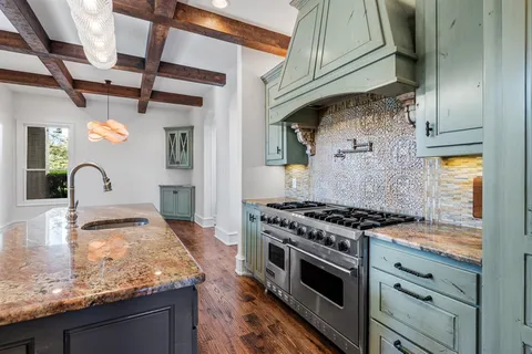 a view of livingroom with washer and dryer