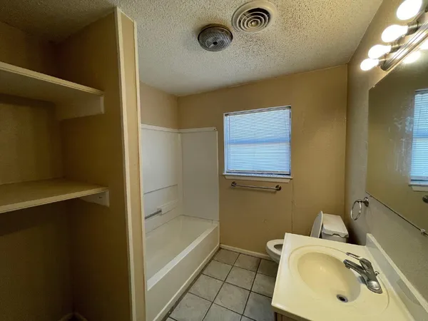 $600 | 2202 15th Street, Unit 5, Lubbock, TX 79401